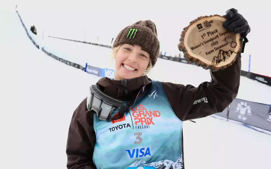 Zoi Sadowski-Synnott continues stunning form with snowboard World Cup win